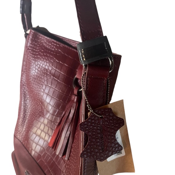 Union Code Genuine Leather Crossbody Bucket Bag Red Croc Embossed New - Picture 7 of 9